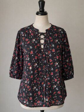 Torrid Harper Blouse Size 4 4X Skull Rose Tattoo Print Lace Up Goth Edgy Rocker